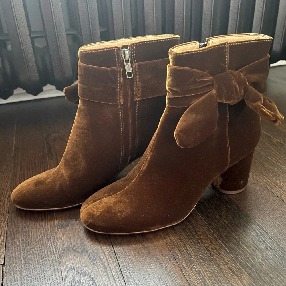 Madewell Esme Bow Boot in Velvet - Picture 2 of 9